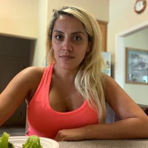 Meet your Posher, Apollonia